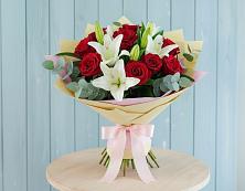 Букет цветов из:  Лилии и Розы #REPLACE_PRED# Кабехабле