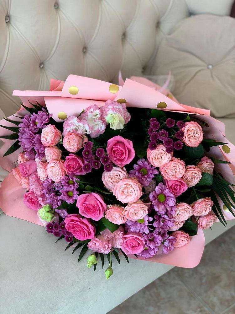 Букет цветов из: Хризантемы, Розы и Лизиантусы в Кабехабле