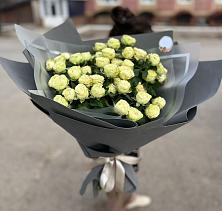Букет Белые кустовые розы Солинеро в Кабехабле