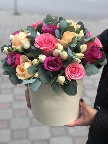 Цветочная композиция из Розы в шляпной коробке в Кабехабле