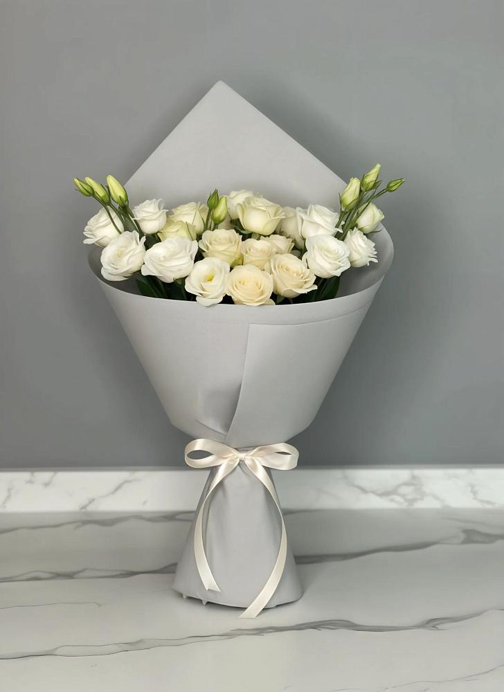 Букет цветов из: Розы и Лизиантусы в Кабехабле