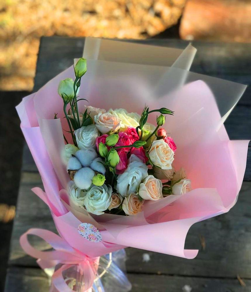 Букет цветов из: Розы и Лизиантусы в Кабехабле