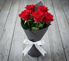 Букет 5 Красных роз Эдлесс Лав в Кабехабле