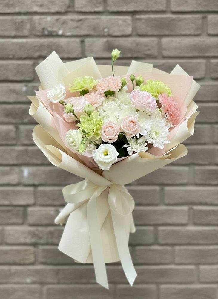 Букет цветов из: Гвоздики, Розы, Лизиантусы и Хризантемы в Кабехабле