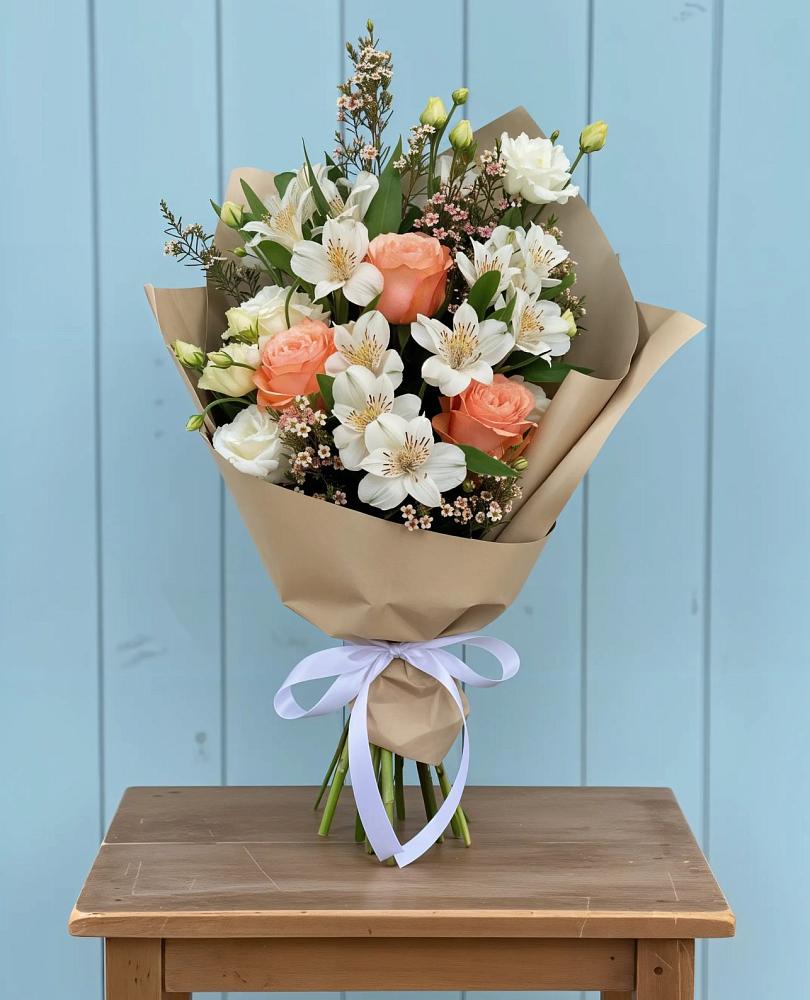 Букет цветов из: Альстромерии, Лизиантусы, Розы и Хризантемы в Кабехабле